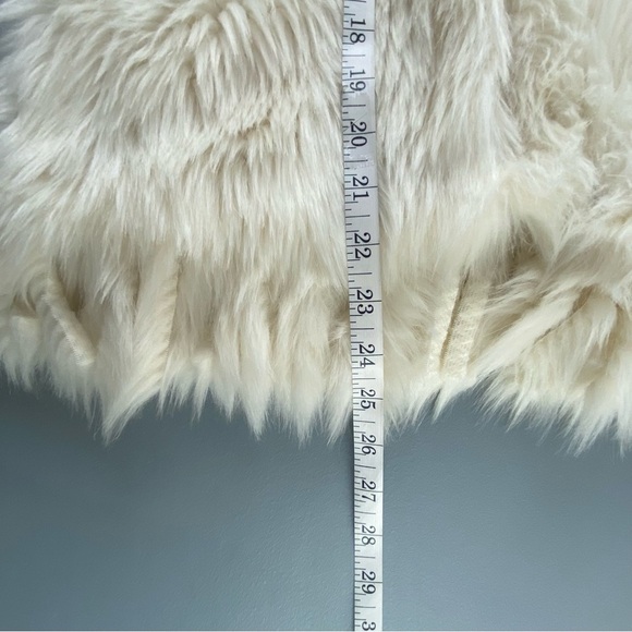 Ellison faux fur cream vest with fringe bottom wms sz small - Picture 11 of 15